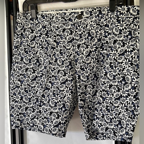 - Men’s shorts size 33 - Picture 1 of 3